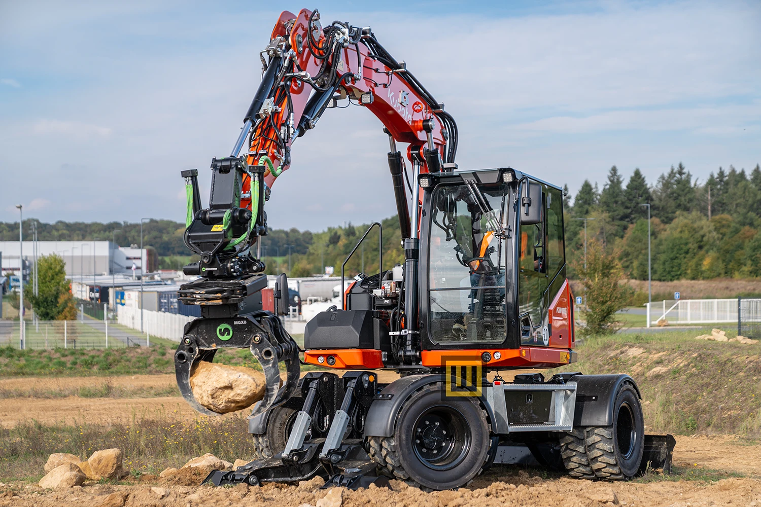 KUBOTA KW115 układ hydrauliczny i ramię koparkowe