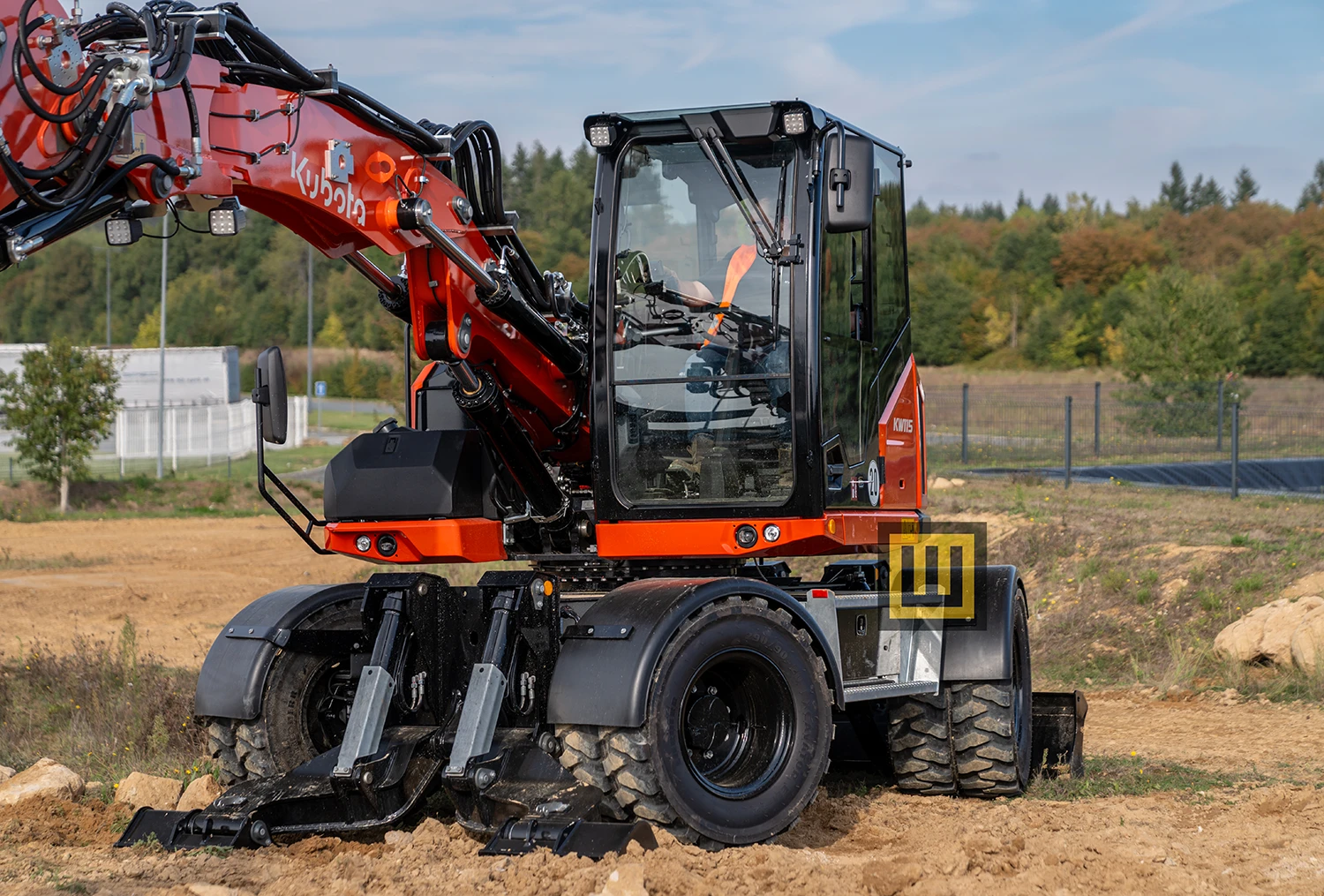 KUBOTA KW115 koparka kołowa ze skręconą kabiną